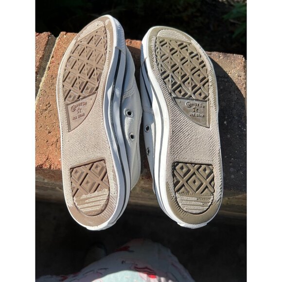 Women White & Navy  Slip On Converses— Size 6 - Picture 7 of 11